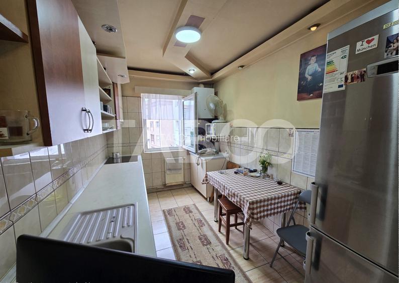 Apartament 3 camere decomandat 2 balcoane etaj 3 Central Sibiu - 5