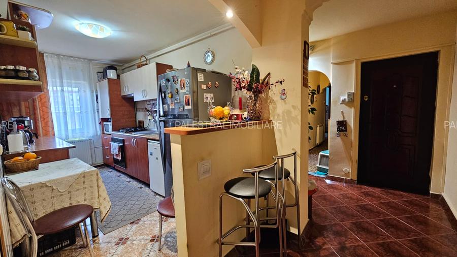 Apartament 3 camere decomandat zona Judetean,mobilat,122500 Euro - 7