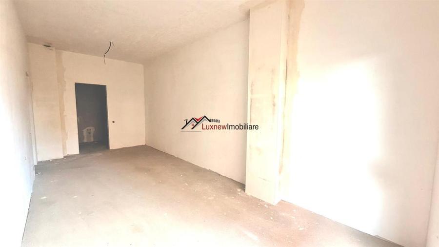 Apartament semifinisat 80 mp, 4 camere, 2 bai plus logie 10 mp, zona Tineretului