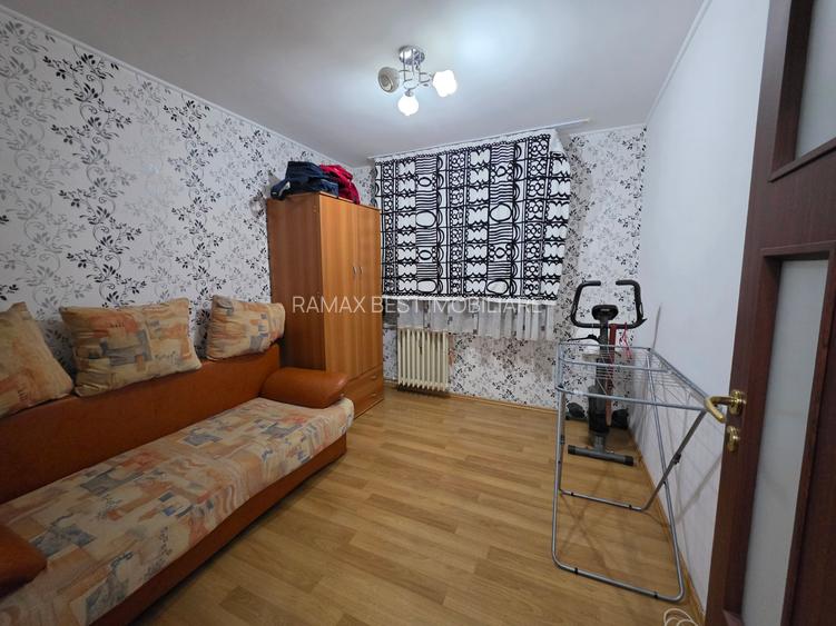 B-ul 1 Decembrie 1918 intersectie Postavarul, 15 minute metrou, la Auchan - 2