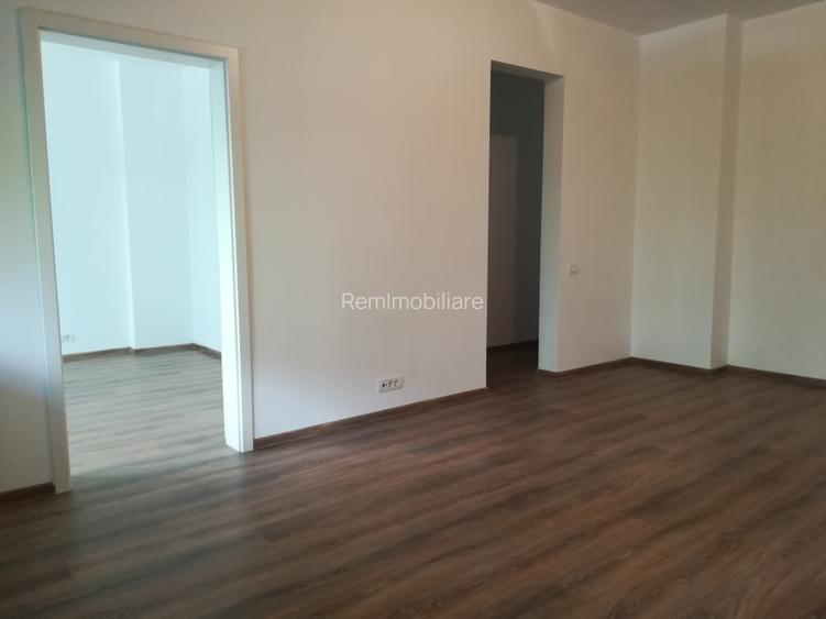 Birou de inchiriat in vila - 7