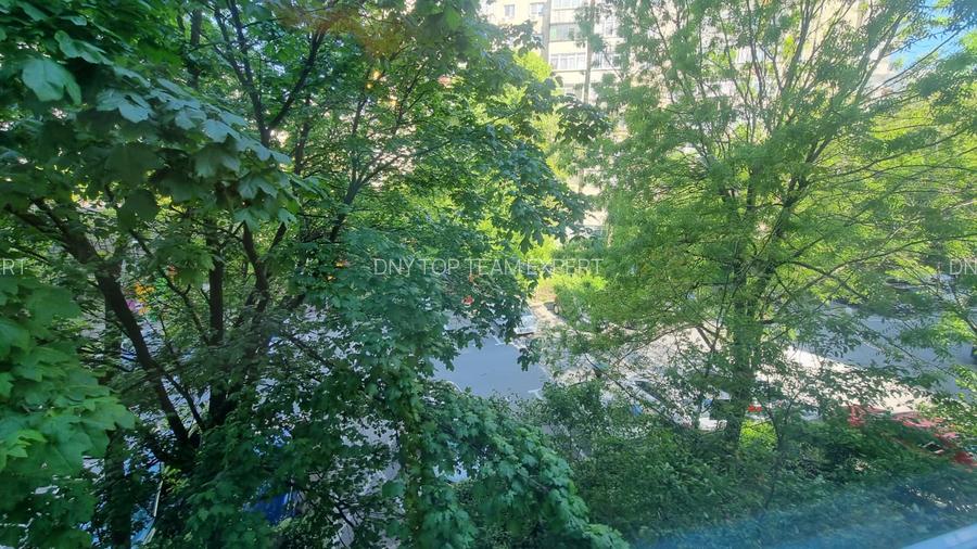 Apartament 4 camere, centrală proprie, parcare, 5 min metrou Apărătorii Patriei - 24