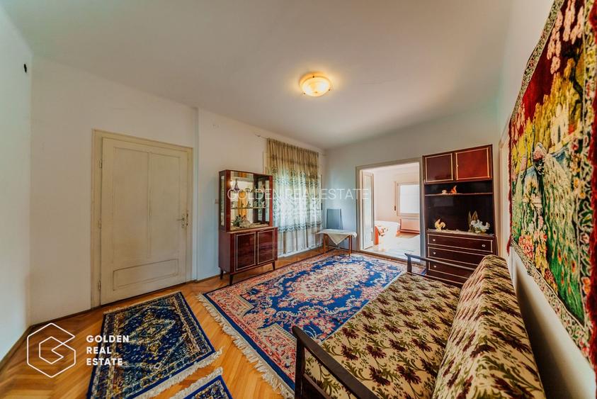 Vila superba, P+E,  Cuvin, 9 camere, 200 mp si teren 1300 mp plus anexa 3 camere - 6