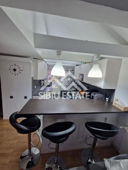 Apartament de vanzare, cu 4 camere,  82.4 mp. -Calea Cisnadiei (Ciresica) - 24