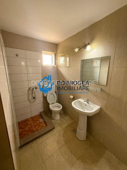 Inchiriere Casa P+1+M pentru muncitori | 30 locuri cazare | 2 bucatarii, curte - 13