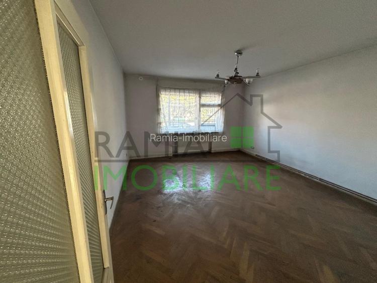 Casa cu 2 apartamente si teren generos-zona centrala, potential excelent! - 19