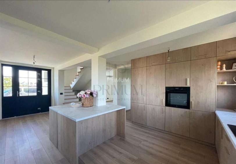 Duplex proiect deosebit - semimobilat  - suprafete foarte generoase - zona foart - 9