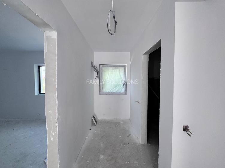 Casa P+1+M. 7 camere. Pozitie stradala - 15