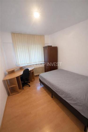 Apartament la etajul 1 cu 4 camere in Vasile Aaron - 7