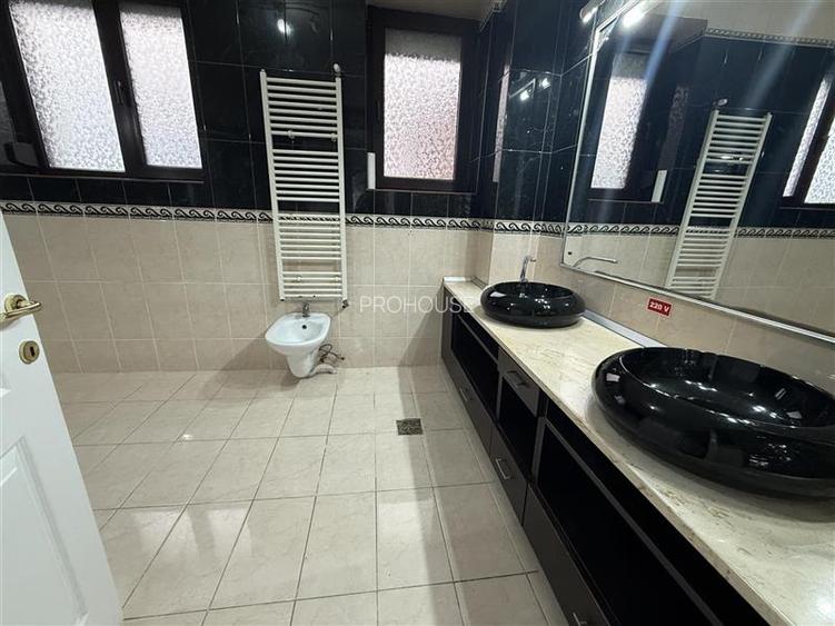 Vila de inchiriat - Ultracentral, Spatiu versatil pentru locuinta, birouri sau a - 18