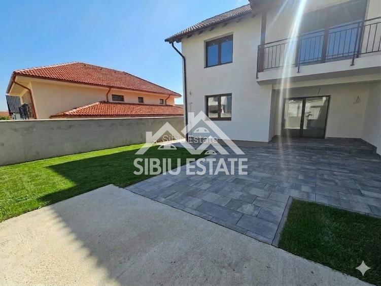Casa noua 4 camere, 2 bai, terasa, curte si magazie - 2
