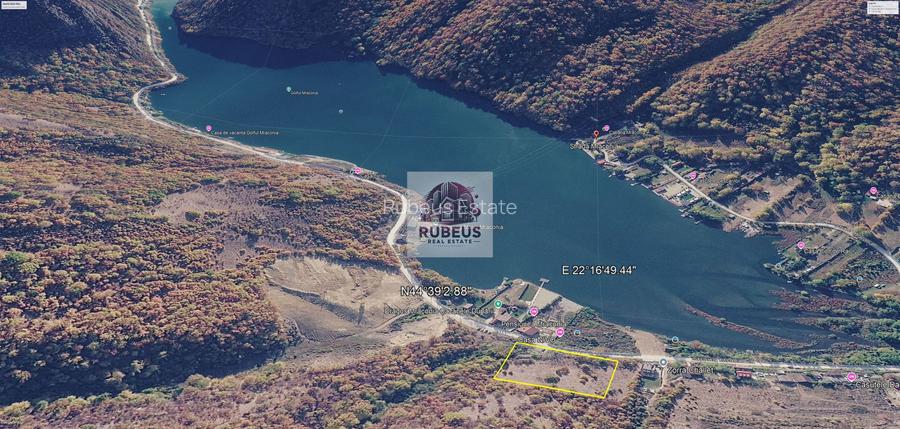 Teren intravilan 2.580 mp Eșelnița, acces DN57, ideal turism, locuinte - 2