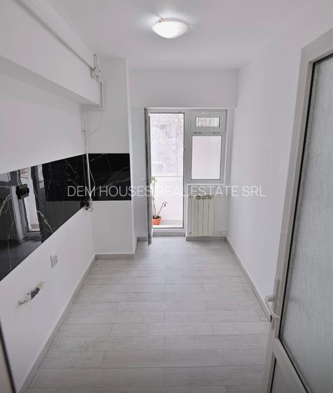 UNIRII,locatie exceptionala fix in Rond ALBA IULIA,monolit,stradal pe DECEBAL - 2