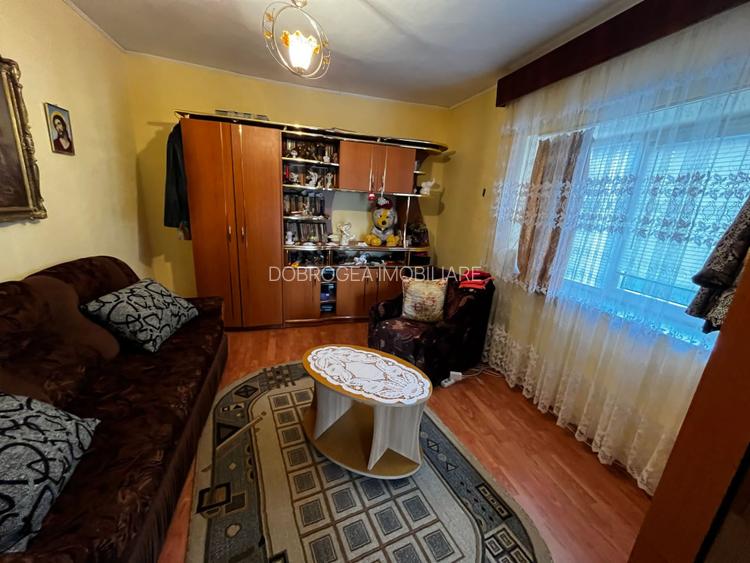 ZONA ALEXANDRU CEL BUN  -  CASA 4 CAMERE ,TEREN 216 MP - 2
