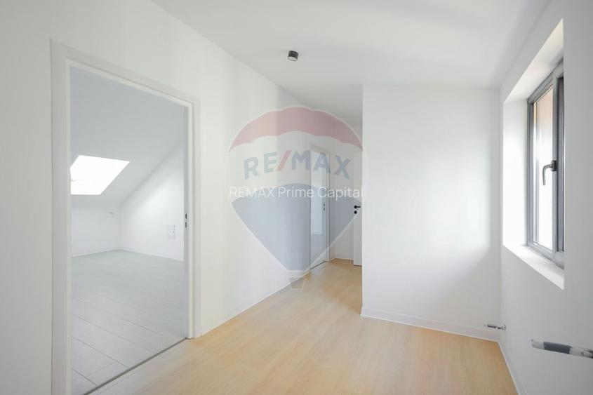 Apartament cu 4 camere de vânzare, ultracentral - 7