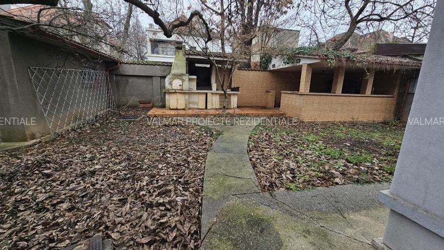 VANZARE VILA INTERBELICA CASIN / DOMENII - 2