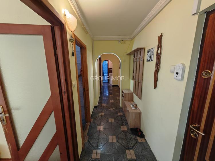 3 camere, etaj 1,zona Narcisa - 11