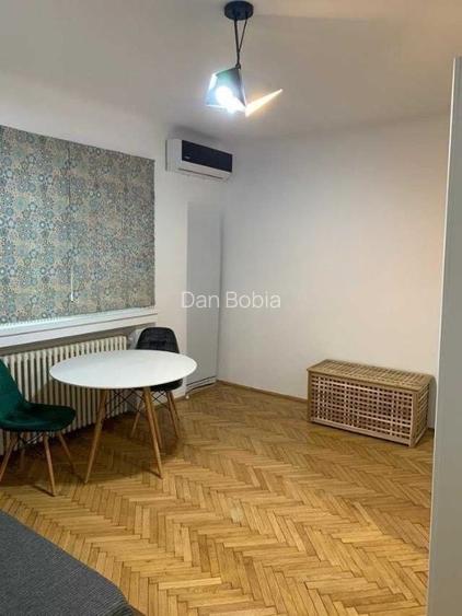 Garsoniera ultracentral piata romana- Ase - 6