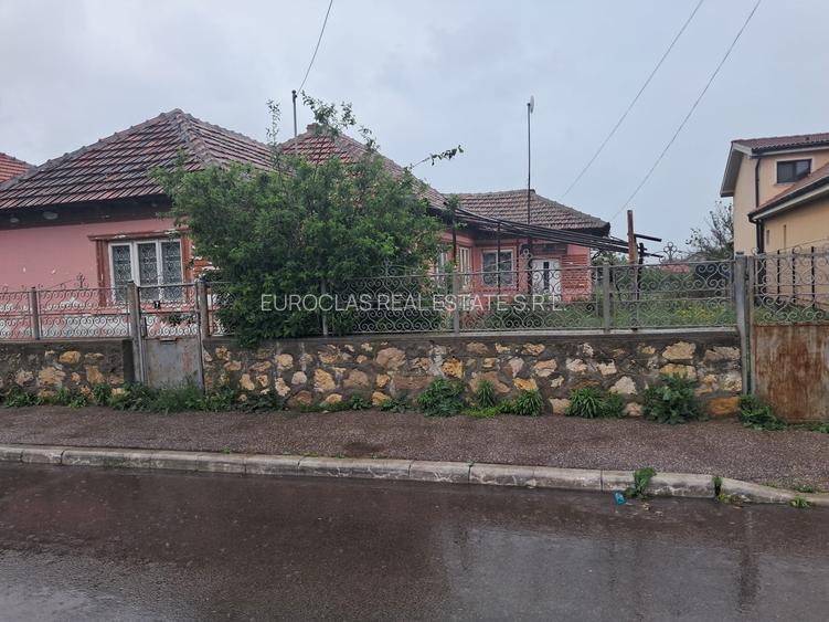 Teren cu casa demolabila - Centru/Palazu Mare - 220.000 euro (Cod E2+E7) - 2