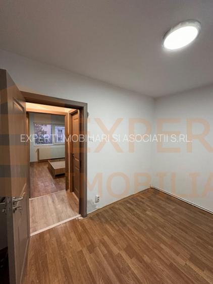 Apartament 3 camere, situat in zona CET - 8