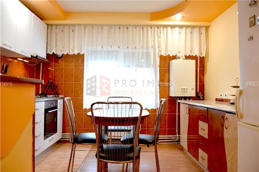 Apartament 3 camere cf 1 decomandat zona 1 Decembrie 1918 - 12
