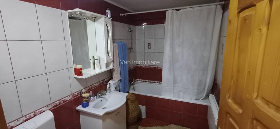 Casa individuala in Prundu Bargaului, zona centrala - 14