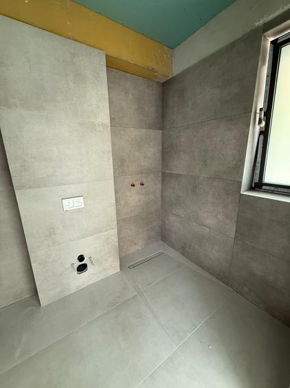 5b735e94-550f-400c-bb02-985affe50d6a - 6