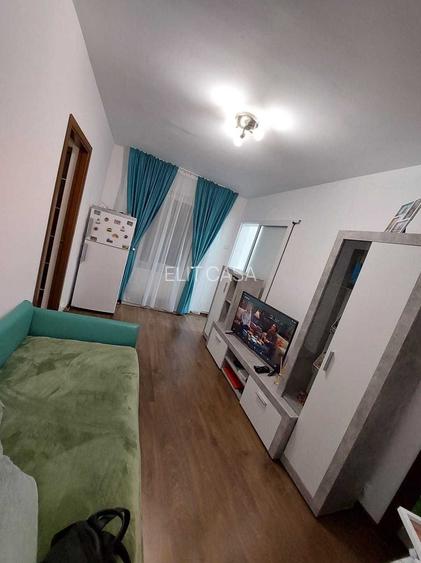Apartament cu 2 camere, etajul 3/4, zona Tatarasi - 2