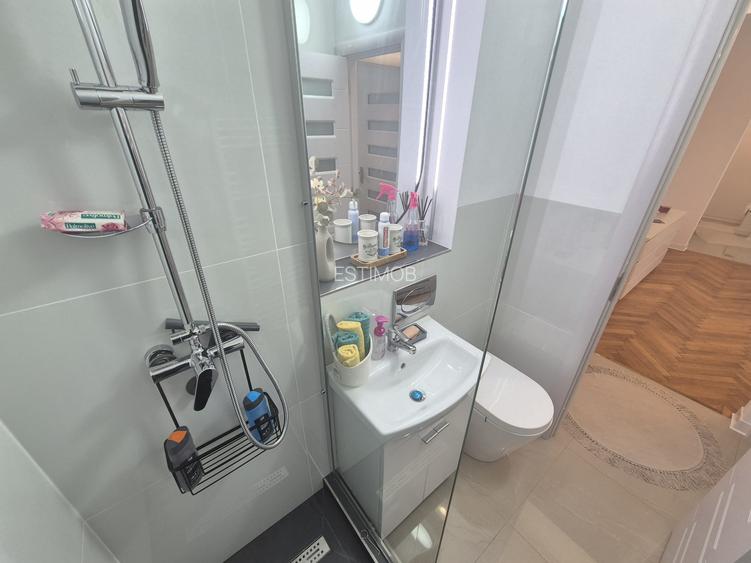 Vanzare Apartament 2 camere cochet mobilat si utilat complet de lux - 13