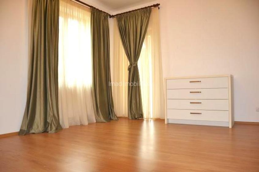 Locatie unica!  Inchiriere Vila superba langa parc, lac si stadionul din Targovi - 9