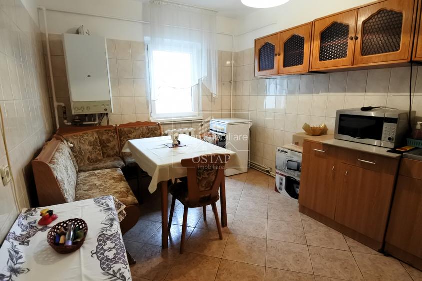 Zona Nord - 22 Decembrie - apartament 3 camere decomandate - 72.000 EURO - 7