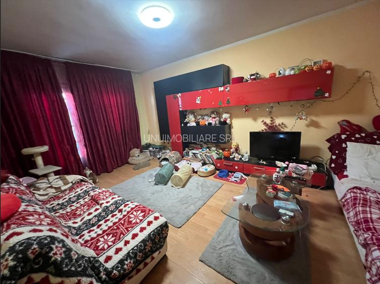 Apartament trei camere - Grădinița nr. 18 - 70mp - 2