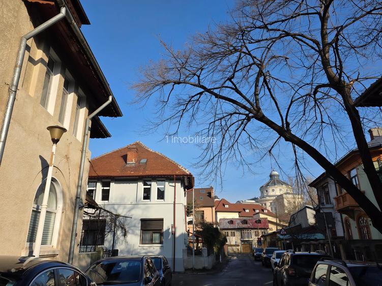 Ultracentral, casa crochets pe o strada speciala! - 12