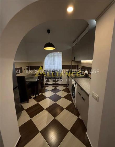 Piata Sudului - de inchiriat - 3 camere - 2 bai - 4