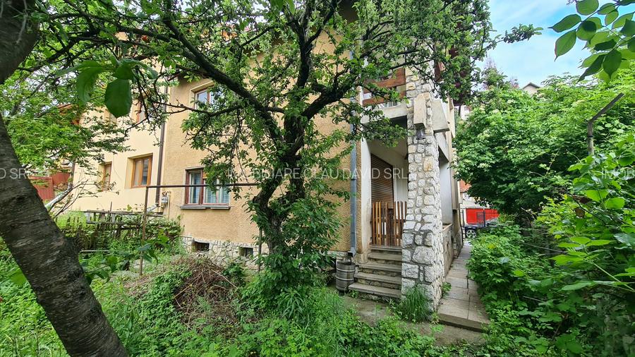 Casa Tip Vila - cu garaj - singur curte - Centru Istoric - 2