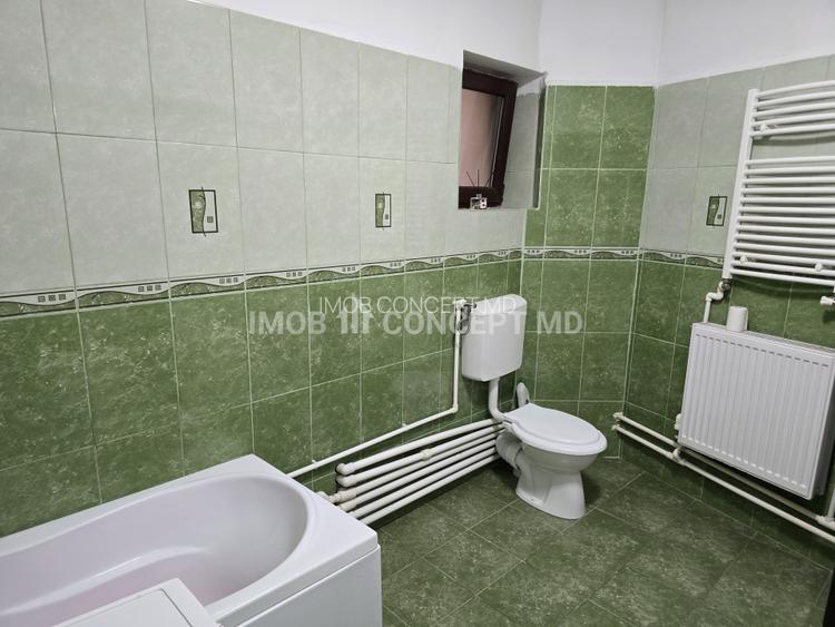 INCHIRIERE Garsoniera spatioasa, in bloc la curte, zona Mihai Bravu - 14
