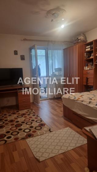 Apartament 3 camere, zona Scolii nr 7, etaj 2, bloc caramida