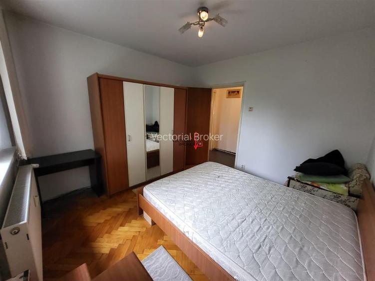 2 CAMERE DECOMANDAT / FIX IN BUZA PARCULUI I.O.R - 9