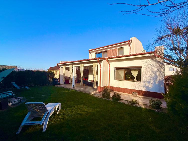 Casa moderna cu 4 camere, garaj 3 masini, curte amenajata – Valu lui Traian - 44