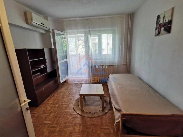 Apartament de vanzare cu 2 camere, zona Titan - Piata Minis - 2