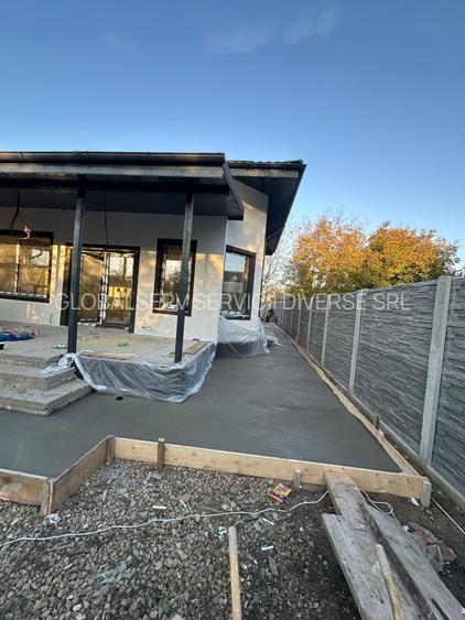 FARA COMISIOANE in Gulia vatra Satului la drum asfaltat casa 4 camere 2 bai P+M - 32