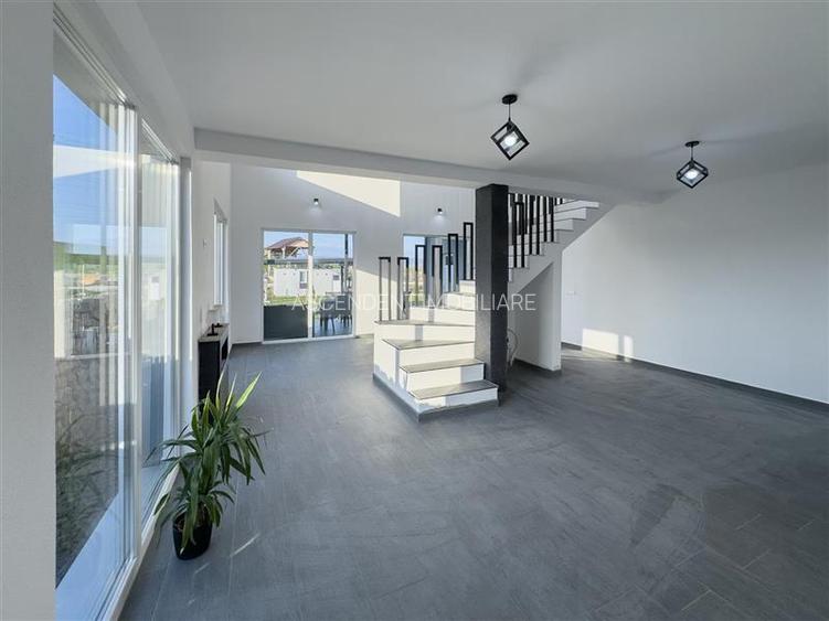 Resedinta rafinata&luminoasa, in cel mai nou cartier,aria Sepsi Arena: locul und - 9