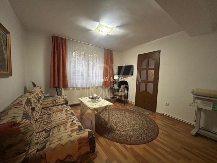 Casa de vanzare 200 mp cu spatiu comercial la parter, strada Lunga - 4