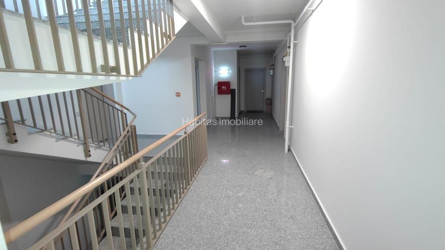 Bloc nou, S+P+5E, cu 19 apartamente, cu 1,2 si 3 camere,  zona Central - 22