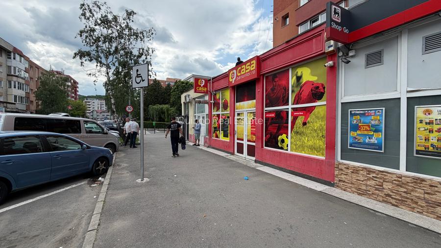 Spatiu comercial pe Str. Zorilor,locatie cu vad,vitrina mare,locuri de parcare - 3