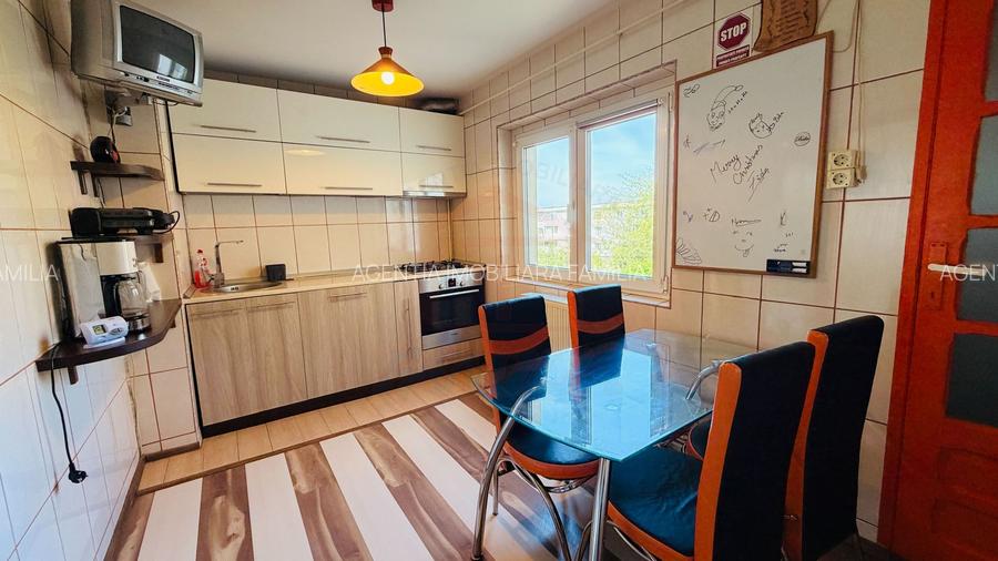 Vand apartament 3 camere IC Frimu in IFR, strada Nae Leonard, Bloc R - 9