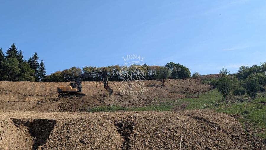 Teren 5930 mp- 1,4 km centru- investitie, cabana in natura - 2