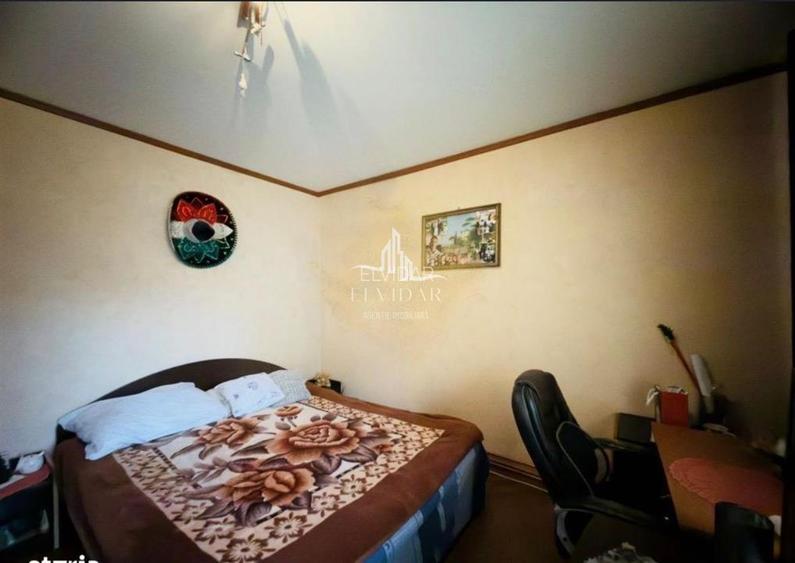 Bucovina - 4 camere, 2 bai, vedere 3 parti , etaj 2 , centrala proprie - 4