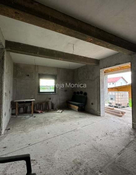 Vand casa moderna la gri - spatiu generos, materiale premium - 9