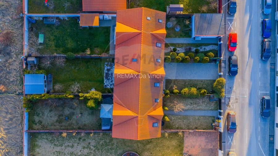 Casă / Vilă cu 4 camere de vânzare în zona Central - 52